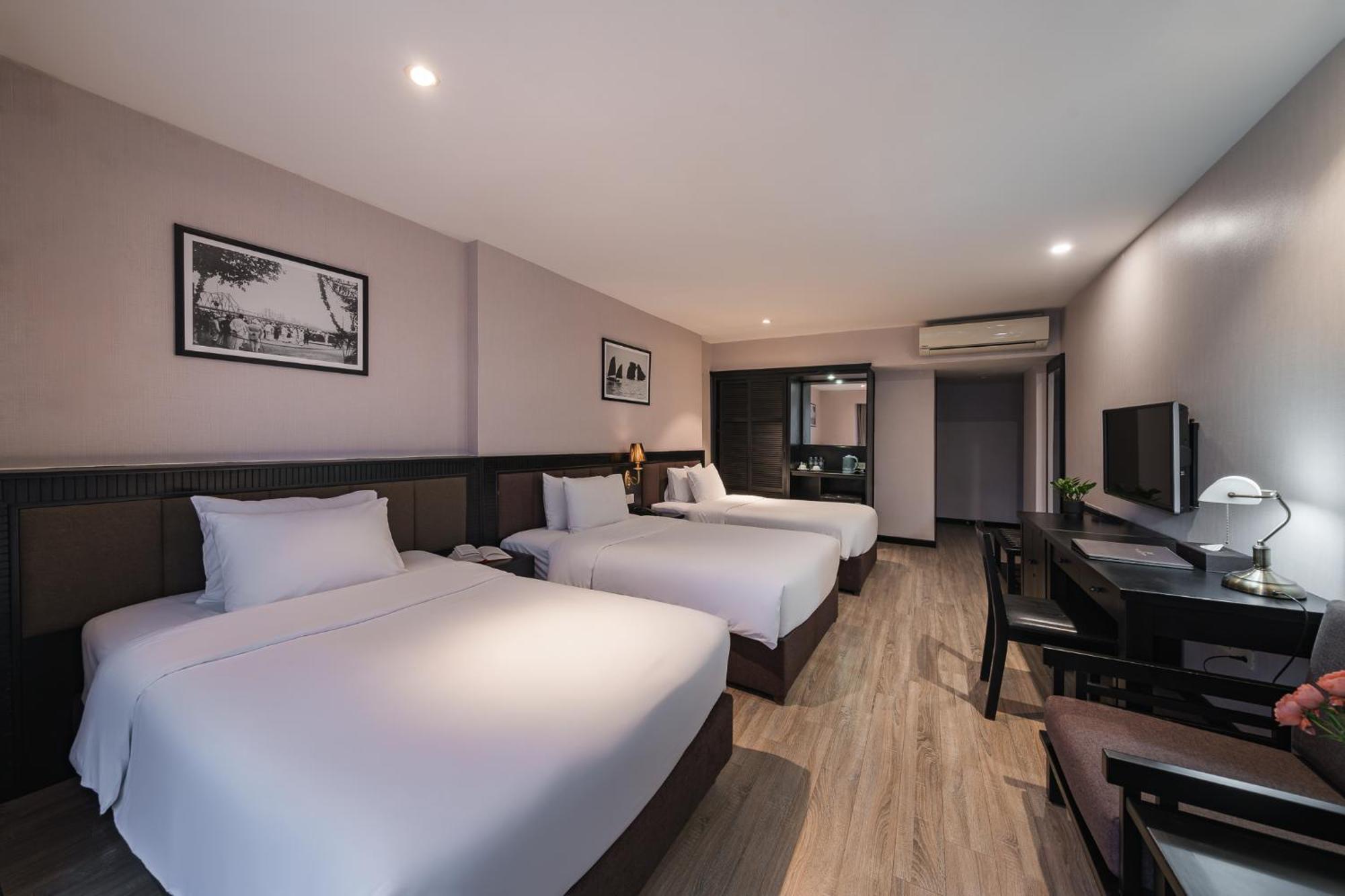 Mon Regency Hotel 4*